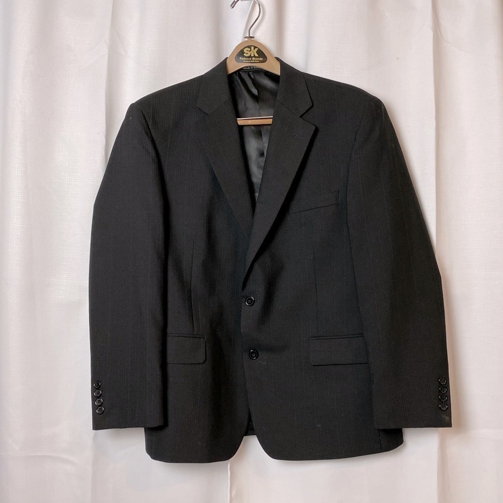 Wall Street Subtle Stripe Distinctive Men’s Dress Blazer in Black